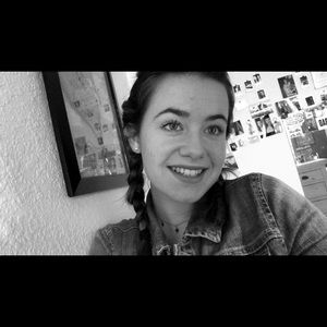 Meet your Posher, Olivia